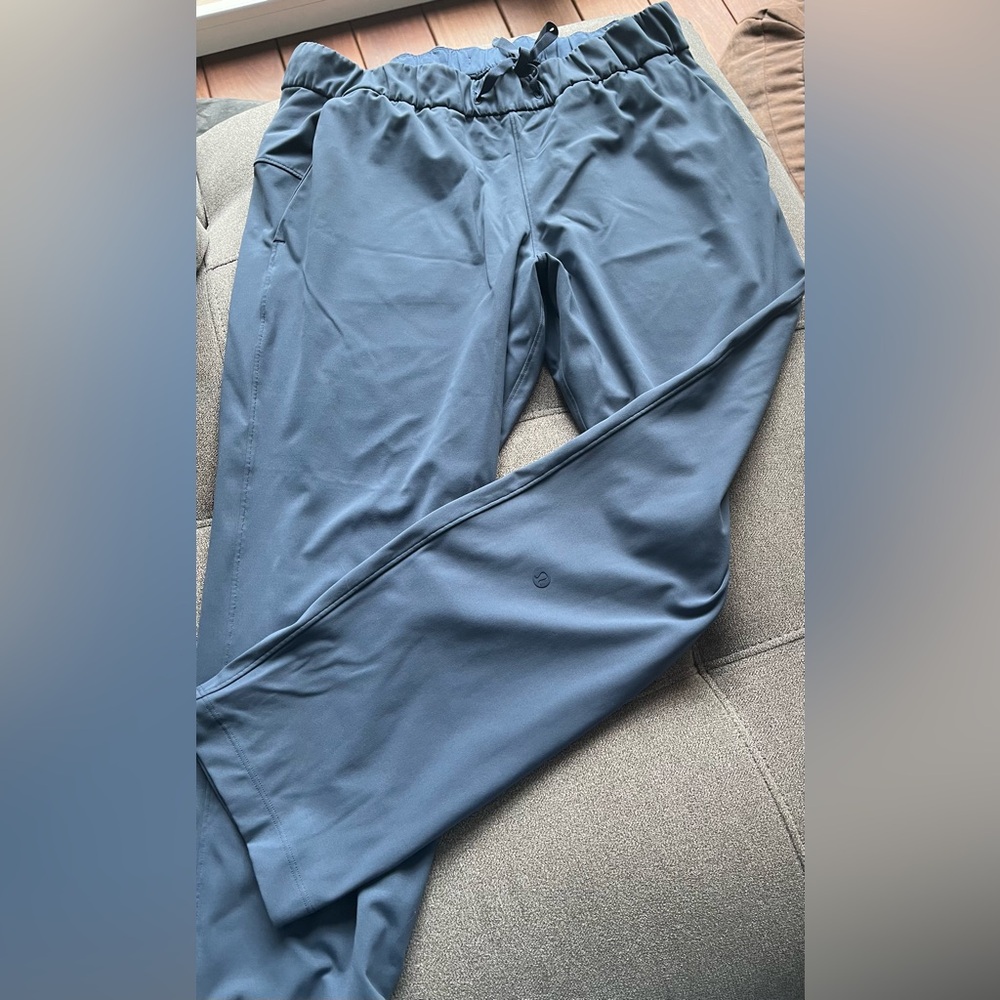Lululemon “On the fly” Luxtreme pants size 10